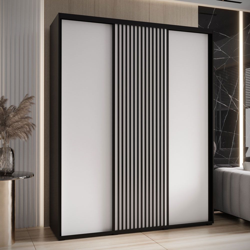 Schwarz-Weißer Schiebetürenschrank Tharo inklusive Anti Staubbürsten, 235,2 x 190 x 45 cm, viel Fächer, Schwarze Metallgriffe, auch für Wohnzimmer geeignet